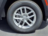 Used 2025 Jeep Grand Cherokee Laredo X image 3