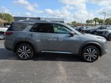 New 2025 Nissan Pathfinder Platinum image 4
