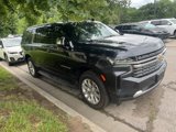 Used 2023 Chevrolet Suburban Premier image 3