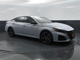 Used 2023 Nissan Altima 2.5 SR w/ SR Premium Package image 2