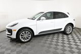 Used 2025 Porsche Macan image 2