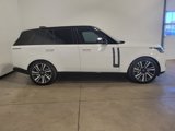Used 2023 Land Rover Range Rover SE image 3