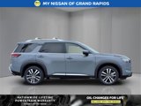 New 2025 Nissan Pathfinder Platinum image 3