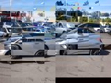 Used 2022 Hyundai Elantra SEL image 2