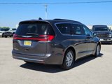 Used 2022 Chrysler Pacifica Touring-L image 3