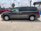 Used 2015 Chrysler Town & Country Touring w/ Driver Convenience Group image 2