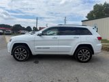 Used 2017 Jeep Grand Cherokee Overland image 2