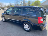 Used 2016 Chrysler Town & Country Touring image 3