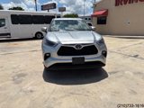 Used 2022 Toyota Highlander LE image 2