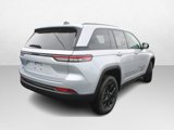 New 2025 Jeep Grand Cherokee Altitude image 3
