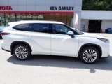New 2025 Toyota Highlander Platinum image 2