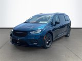 New 2025 Chrysler Pacifica Select image 3