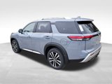 New 2025 Nissan Pathfinder Platinum image 3
