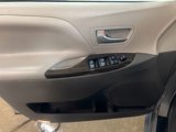 Used 2017 Toyota Sienna XLE image 6