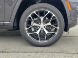New 2025 Jeep Grand Cherokee Summit image 5