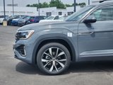 New 2025 Volkswagen Atlas Cross Sport SEL Premium R-Line image 2