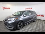 Used 2025 Toyota Sienna Platinum image 3