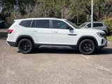 New 2025 Volkswagen Atlas Peak Edition SE image 2