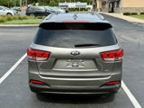 Used 2017 Kia Sorento LX w/ LX Convenience Package image 5