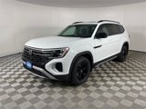 New 2025 Volkswagen Atlas Peak Edition SE image 3