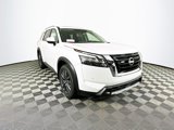 New 2025 Nissan Pathfinder SL image 2