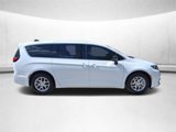 New 2025 Chrysler Pacifica Select image 3