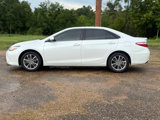 Used 2017 Toyota Camry SE image 2