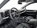 Certified 2024 Porsche Cayenne Coupe image 4