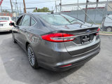 Used 2017 Ford Fusion SE w/ Fusion SE Technology Package image 4