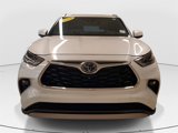 Used 2024 Toyota Highlander Platinum image 3