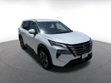Used 2024 Nissan Rogue SV image 3