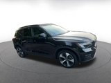 Used 2024 Volvo XC40 B5 Core image 2