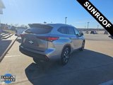 Used 2023 Toyota Highlander XLE image 3