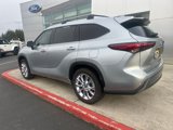 Used 2021 Toyota Highlander Limited image 2