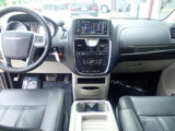 Used 2013 Chrysler Town & Country Touring image 6