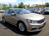 Used 2017 Volkswagen Passat 1.8T SE image 3