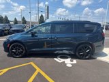 Used 2023 Chrysler Pacifica Limited w/ S Appearance Package image 4