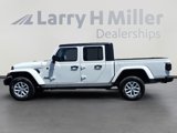 Used 2023 Jeep Gladiator Sport image 2