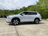 New 2025 Mitsubishi Outlander SE image 2