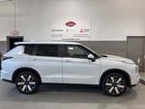 New 2025 Mitsubishi Outlander SE image 2