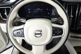 Used 2022 Volvo XC60 B5 Momentum image 3