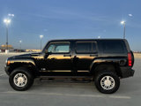 Used 2009 HUMMER H3 image 2