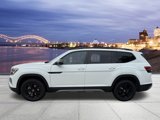 New 2025 Volkswagen Atlas Peak Edition SE image 2