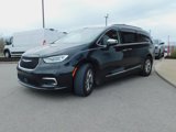 Used 2023 Chrysler Pacifica Limited image 4