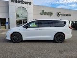 New 2023 Chrysler Pacifica Limited w/ S Appearance Package image 6