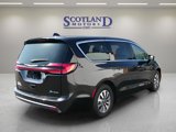 Used 2024 Chrysler Pacifica Select image 6