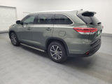 Used 2019 Toyota Highlander XLE image 3
