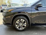 Used 2024 Toyota Highlander XLE image 2