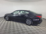 Used 2023 Nissan Altima 2.5 SV image 3