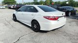 Used 2016 Toyota Camry SE image 3